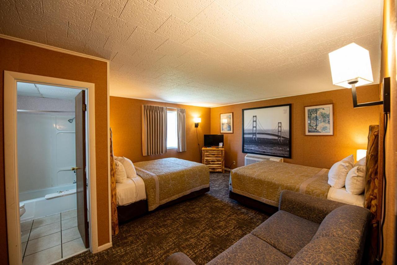 Super 8 By Wyndham Bridgeview Of Mackinaw City Kültér fotó