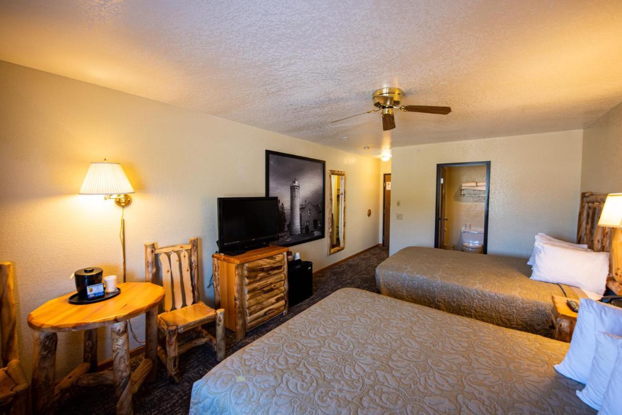 Super 8 By Wyndham Bridgeview Of Mackinaw City Kültér fotó