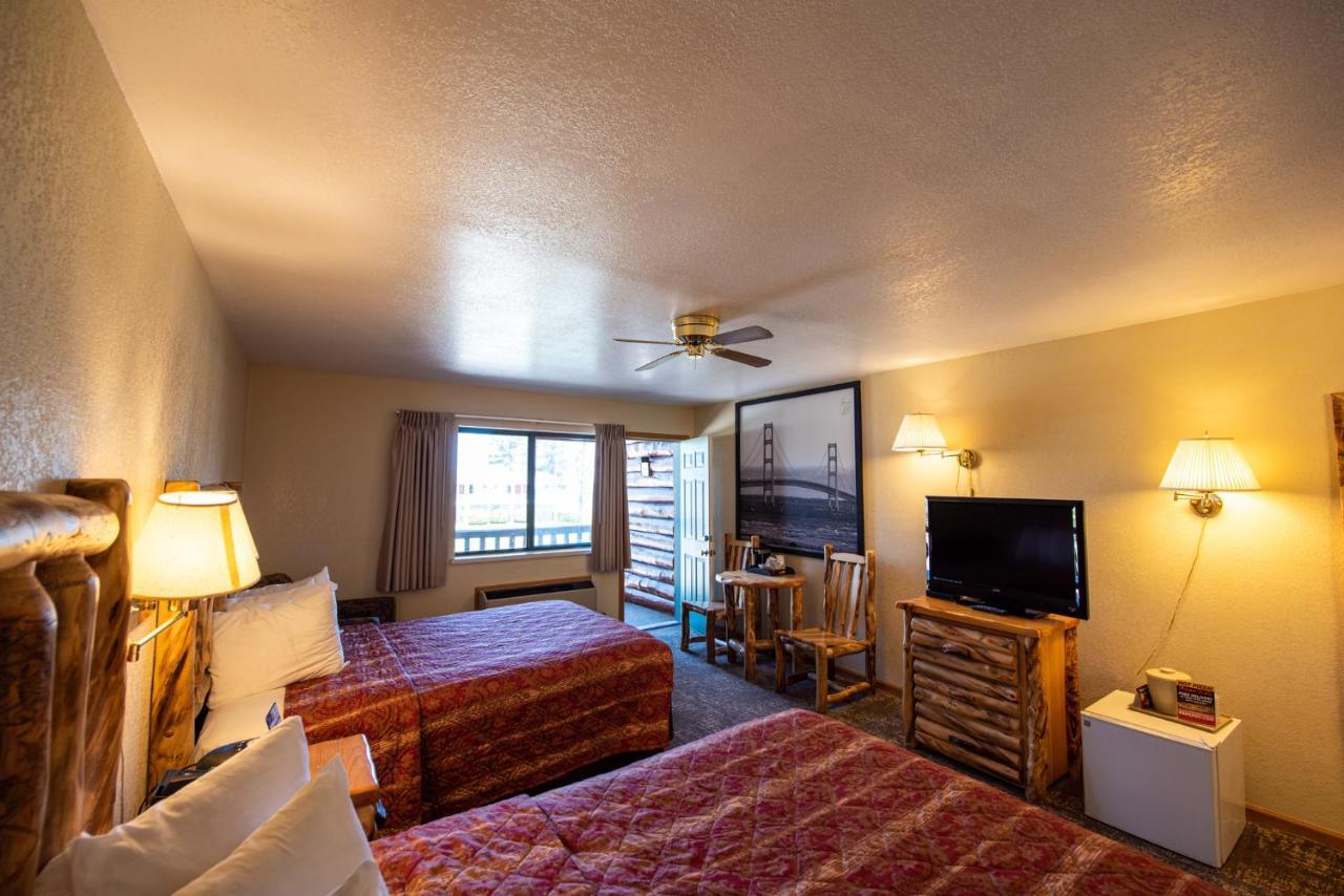 Super 8 By Wyndham Bridgeview Of Mackinaw City Kültér fotó