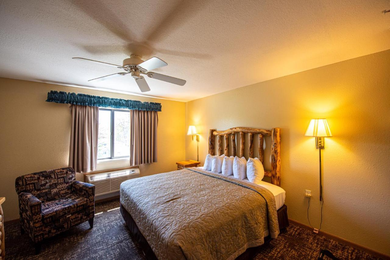 Super 8 By Wyndham Bridgeview Of Mackinaw City Kültér fotó