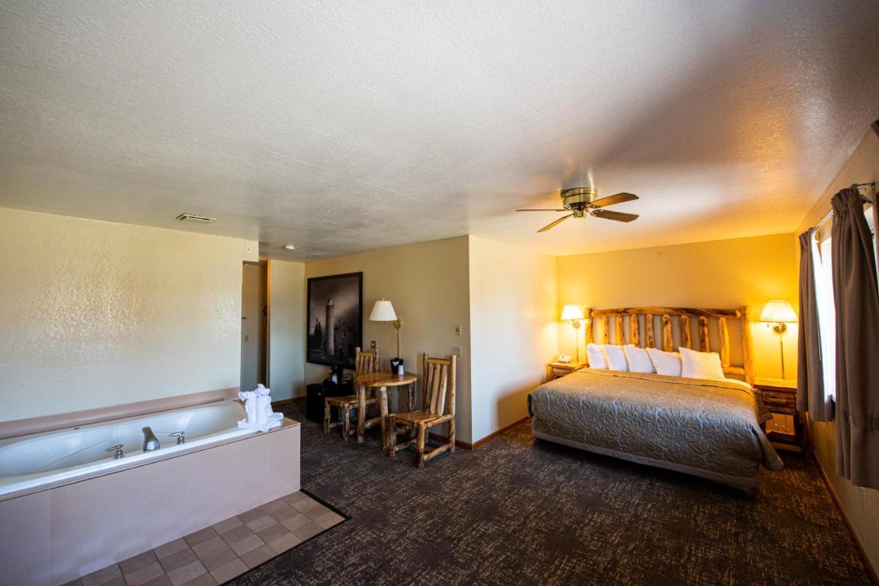 Super 8 By Wyndham Bridgeview Of Mackinaw City Kültér fotó