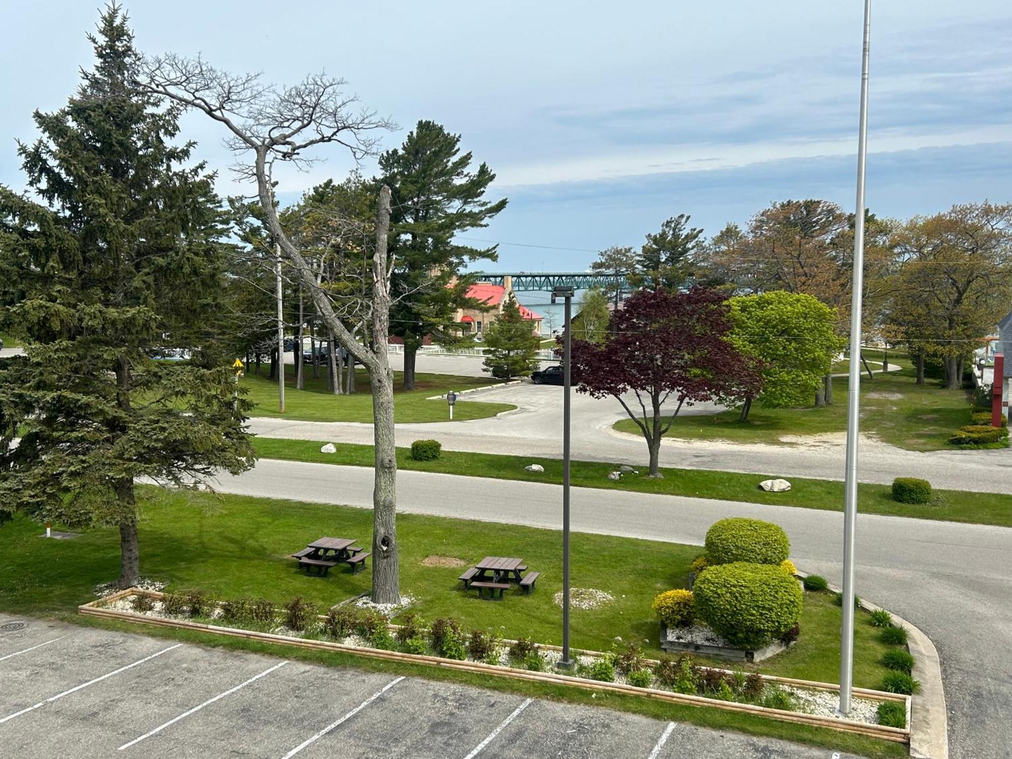 Super 8 By Wyndham Bridgeview Of Mackinaw City Kültér fotó