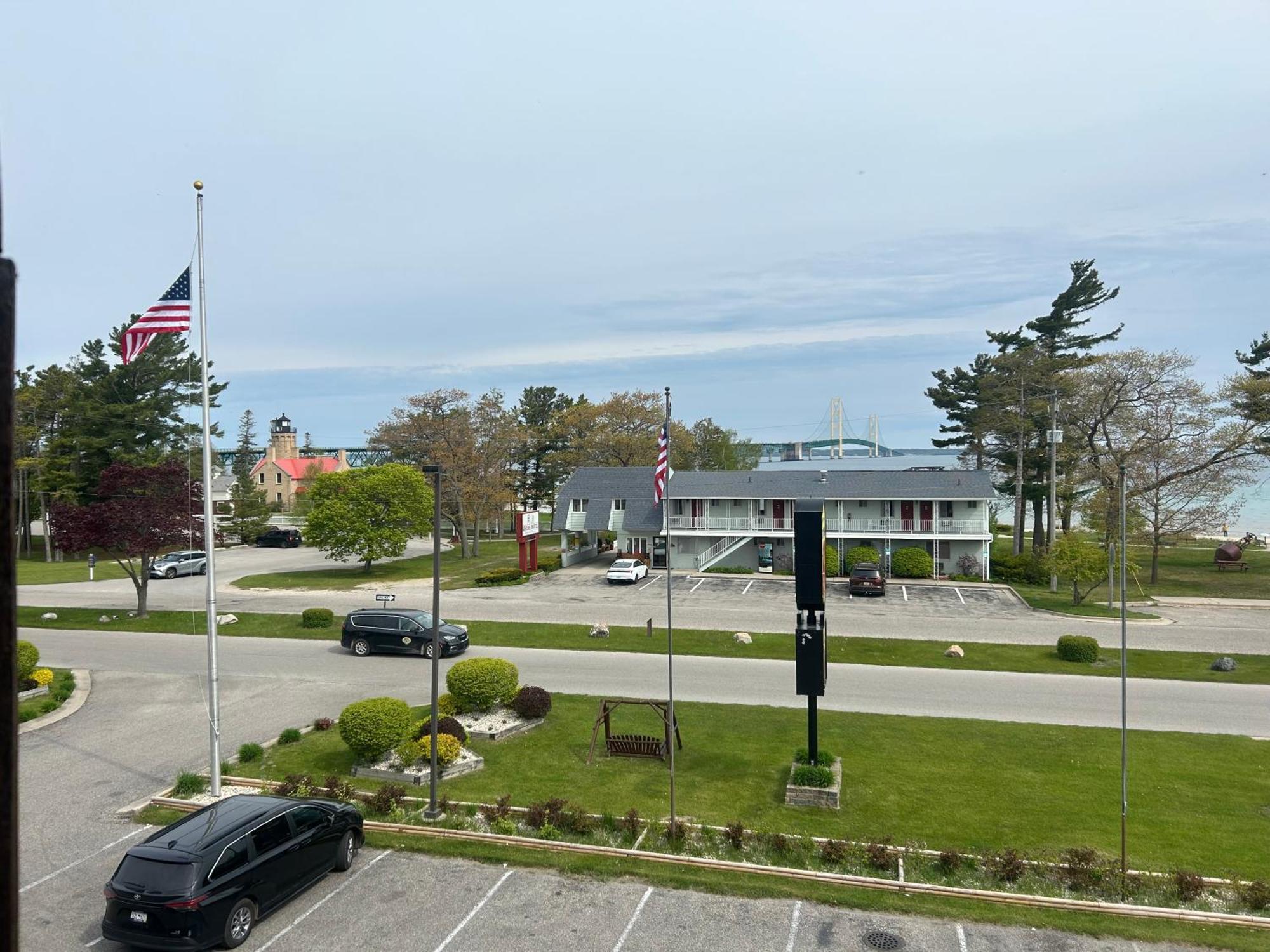 Super 8 By Wyndham Bridgeview Of Mackinaw City Kültér fotó