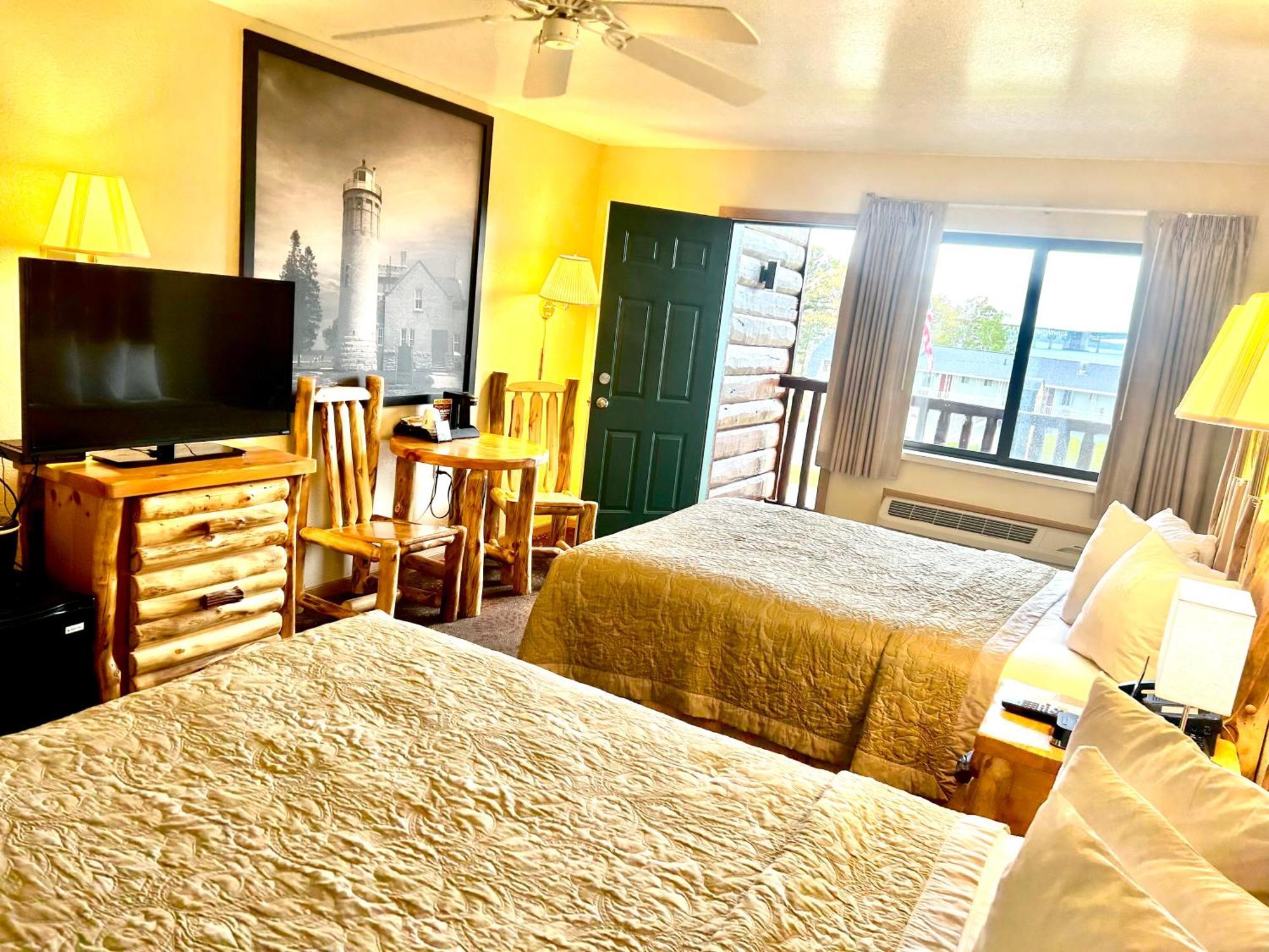 Super 8 By Wyndham Bridgeview Of Mackinaw City Kültér fotó