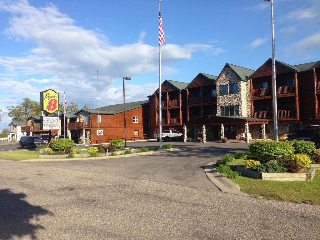 Super 8 By Wyndham Bridgeview Of Mackinaw City Kültér fotó